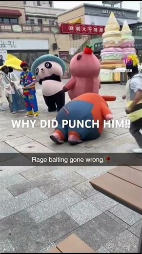 POOR GUY GOT PUNCHED#funny #memes #horrorgame #minecraft #sidemen #fortniteoffline #helpmemakethisma