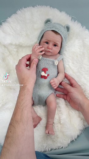 17K views · 138 reactions | Kelowna Newborn #babyclon #Reborn #siliconbaby #sculpture #hyperrealism #reborncommunity #Artist | Babyclon | Facebook