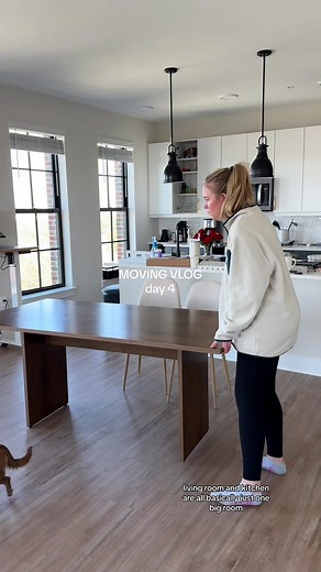 Replying to @Lily Nichols day 4 started off with a migraine but that’s showbiz bby #movingvlog #newapartmentsetup #standingdesk #moveinwithme