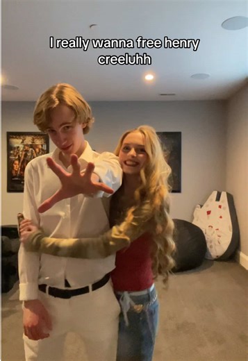 henry creel was at my house yall don’t play #henrycreel #strangerthings #strangerthingsthefirstshadow #mrwhatsit #jamiecampbellbower