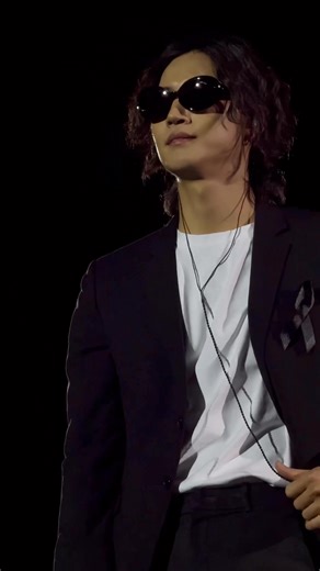 เพื่อนหล่อมาก🫠 #TAPE_RE_LOAD_FINALE_BKK #TAPE_RE_LOAD_FINALE_BKK_DAY1 CR yayoyoea | Mark's Mina