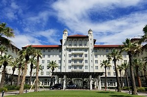 Texas' Historic Hotel Galvez Will Introduce You to Famous Ghosts