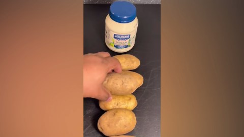 How to Make Potato Wedges with Spicy Mayo Dip