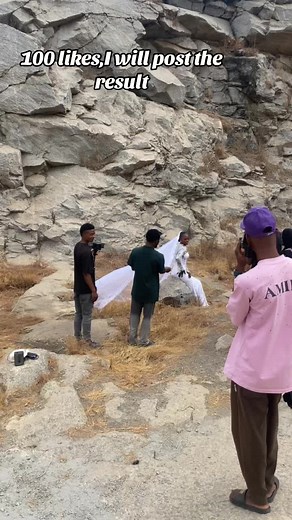 Applying Lipstick: A Simple Guide to Lip Makeup