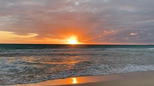 17K views · 1.9K reactions | Sunday morning sunrise meditation. Sound on if you like ambient wind and wave sounds. As challenging or busy as things may be, it’s these moments of meditation, peace and solitude that are my foundation. There is so much and so many I am grateful for  #PracticeGratitude #LiveAloha | Tulsi Gabbard | Facebook