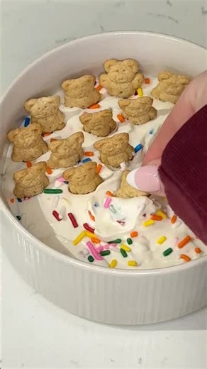 Protein dunkaroo dip with Teddy Grahams