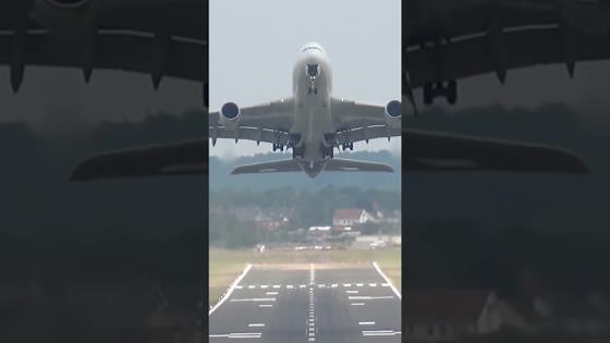 A380 Dramatic Takeoff Climb