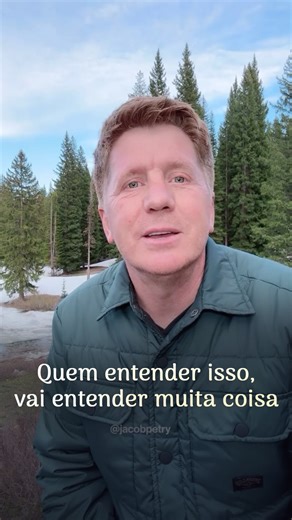 Jacob Petry on Instagram: "Deixe um 🙌 nos comentários abaixo se essa reflexão faz sentido para você. Numa das passagens mais icônicas do evangelho, os apóstolos questionavam Jesus sobre onde eles iriam dormir, o que iriam comer ou beber, que eram as preocupações que as pessoas tinham naquela época com as coisas deste mundo. Antes de seguirem Jesus, os apóstolos eram pessoas normais, que tinham seus trabalhos de onde tiravam seu sustento. E eles haviam deixado esses trabalhos para acompanhar o m