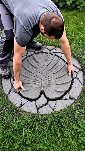 🍃 Crafting a Leafy Concrete Pathway for Your Garden