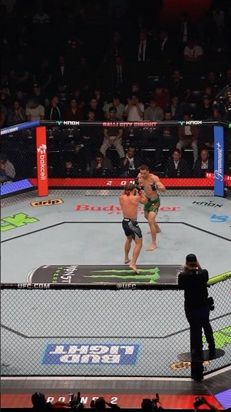 POV: você está dentro da arena vendo o nocaute de Rafael Fiziev no #UFCBaku 🔥