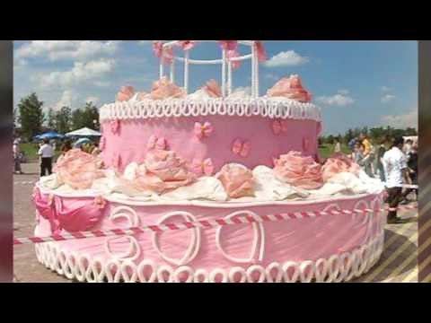 The biggest cakes in the world