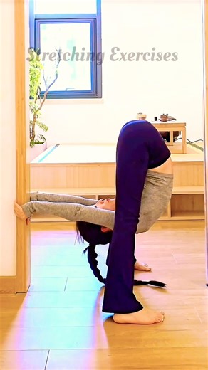 stretching exercises | flexibile girl yoga #yogastretch #stretchingexercises #yogapose #yoga