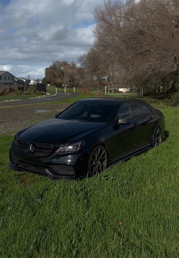 Mercedes W212: In-Depth Review and Features