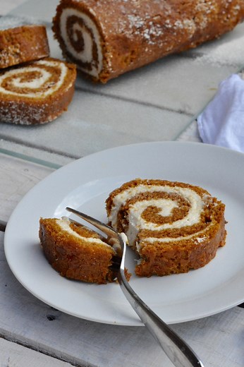 I make this every year! Grandma’s Pumpkin Roll, lightened up 李 Type...