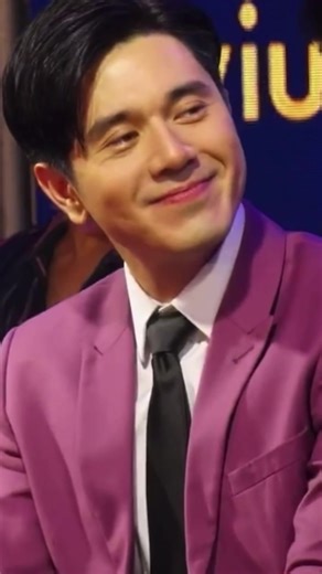 419K views · 10K reactions | Find a guy who do unusual things for love for a co-worker like Paulo! You are one in a million Paulo Avelino ! #KimPau #KimChiu #PauloAvelino | KimPau International | Facebook