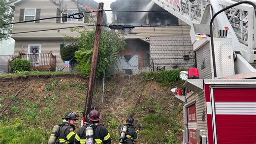 UPDATE: The Charleston Fire Department Chief says no one was injured in a fire on the West Side of Charleston, West Virginia. MORE DETAILS: https://trib.al/PF67pne (Video credit: Bob Schaper, News Director for WOWK 13 News) | WOWK 13 NEWS
