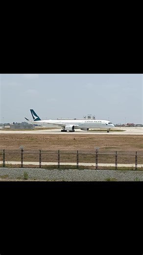 Turn up the volume / Cathay Pacific A350-1041 Take off to Hong Kong #KTI #a350_1000 #fyp #sound