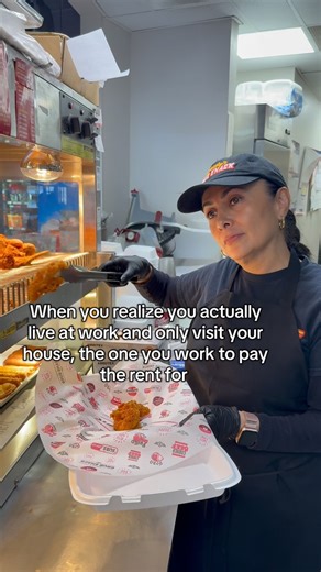 Is this a scam? 😐 . . . . . #speedys #speedysgrubshack #deli #friedchicken #clefoodie #clegram #clefoodies #clevelandfood #clevelandvibes #clevelandeats #clefood #thisiscle #inthe216 #letemknow #loadedfries #clevelandgram | Speedy's Grub Shack