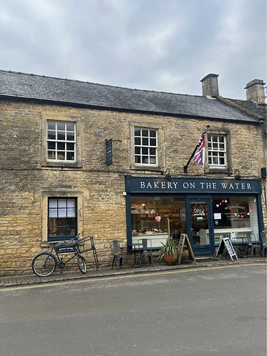 Descubre el encantador café en Bourton-on-the-Water