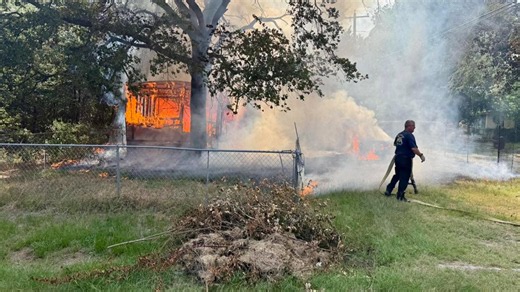 Fire destroys home, car in Gun Barrel City