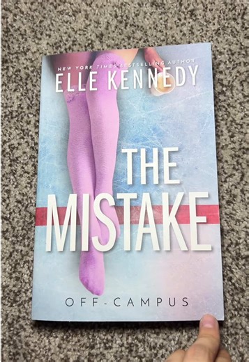 so excited to get back in this world!!✨📖 #booktok #bookish #offcampus #offcampusseries #booktoker