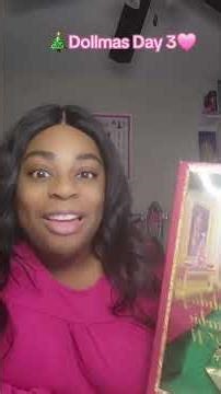 Today we are looking at the 2011 Holiday Barbie!!! stunning!!! #christmasbarbie #barbiefashion