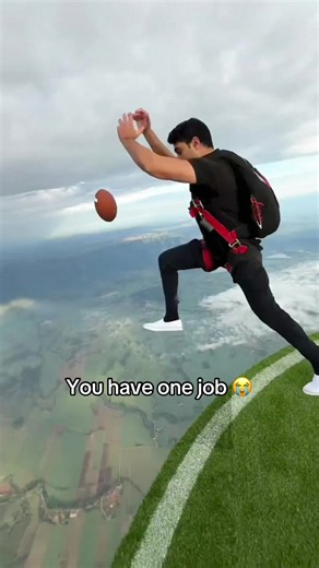 Imagine how long it takes to reset 💀 #fail #football #skydiving #catch #nfl (via jayalvarrez/IG)