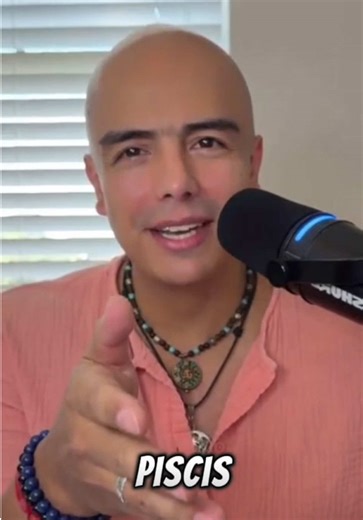 ¡Cuidado, que el amor está que arde! 🔥💖 Venus ha entrado en Aries y se acabó la diplomacia en el romance. ♈️✨ Es el momento de ser valiente, de dar el primer paso y de priorizar tu propio deseo. 🏹 Si has estado esperando una señal para lanzarte, ¡ES ESTA! 🚀 Venus en Aries no pide permiso, pide pasión. 🔥 Es tiempo de renovar tu confianza, de vestir de rojo y de recordar que eres un premio, no una opción. 💎👑 Mira hasta el final para saber cómo afecta este tránsito a tu signo y comenta