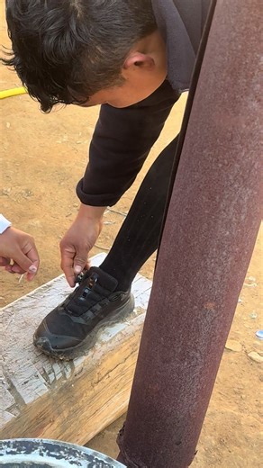 About his shoe 🤣🤣🤣 @PUJA HOTEL @Gaap Meto @རིན་ཆེན་ རྒྱལ་མཚེན། @patuuu KD @Ddema Olympian @🧞‍♀️JaLaM gE aShI @Passang dorji #tiktoklive #foryoupage #200kviews