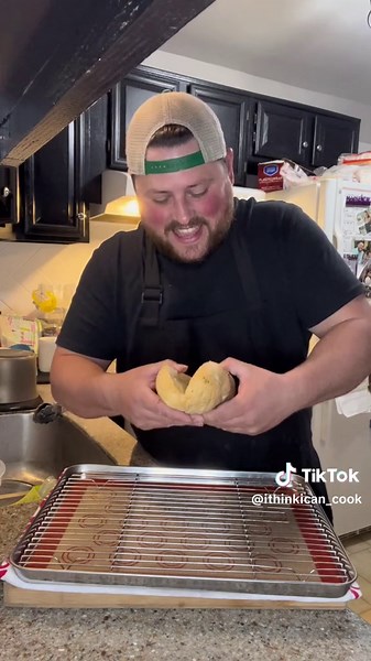 Easy Dinner: Pasta w/Clams Ingredients: Linguine - 1lb Clams w/Clam Sauce - 2cans Butter - 1/2 stick Butter Garlic Powder Onion Powder Parsley Salt Garlic Bread Directions: 1. Start boiling a pot of salted water. Add in pasta of choice, I used linguine. 2. Strain clams and set aside sauce. Melt butter in a pan and then add clams. Season with pepper, garlic powder, onion powder and parsley. Cook on medium-low heat, adding some do the clam juice, until pasta is done. 3. Once pasta is cooked add to