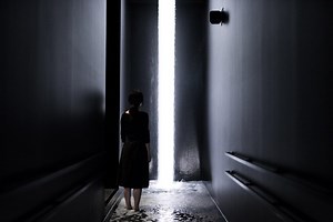 斜坡上的光之瀑布 / Waterfall of Light Particles at the Top of an Incline | teamLab