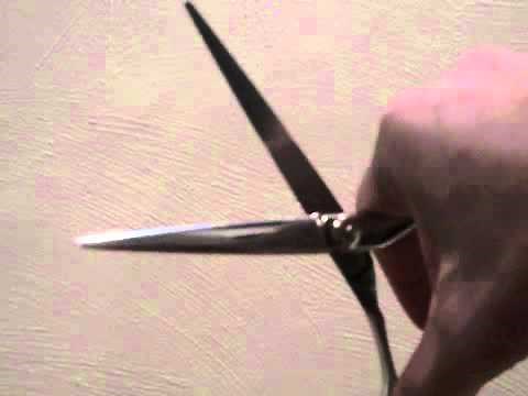 How To Hold Your Scissors