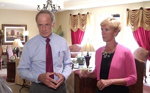 Sen. Carper visits DE Hospice - 47abc