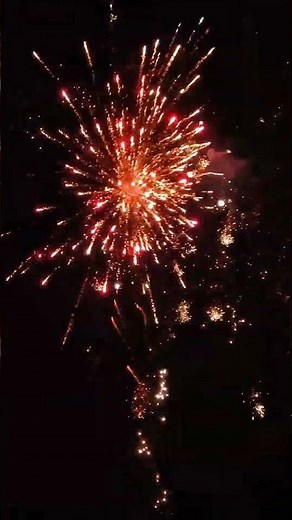 China Red Jayhawk #fireworks #feuerwerk #pyro #pyrotechnik #independenceday
