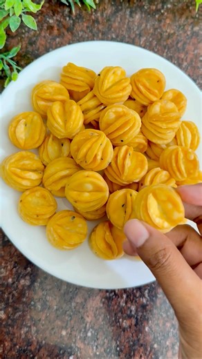 Namkeen Mathri | Namakpare Recipe | #shorts #youtubeshorts #mathari #recipe #ytshorts #shortsfeed