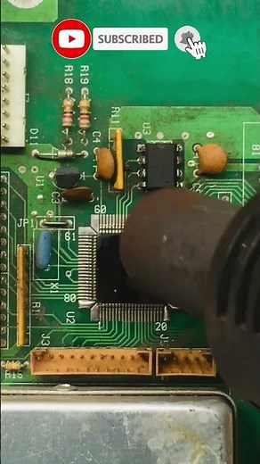 Removing ICs from old motherboard #electronic #shorts