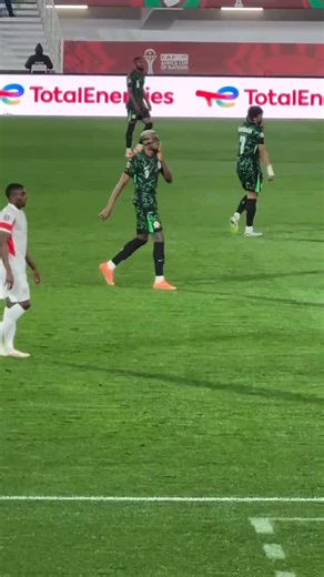 Crazy scenes as Victor Osimhen is booed off the pitch after his minor misunderstanding with Ademola Lookman. 🗣️Lookman: I have not seen Osimhen but I don’t think that matters, Vic is our number one guy, everybody knows this, he’s a top striker. So, all of that doesn’t matter. Thoughts? 🤔 🎥 IG/kurotams . #A2ZisHere #A2ZFootballHub #SuperEagles | A2zfootball Hub