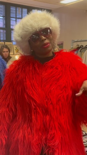 Another satisfied customer at the Grand Bazaar! We love to see it. Stop by this weekend to see what all the hype is about! #GrandBazaar #ShoppingNYC #NYCactivities #thingstodonyc