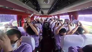 1.1M views · 6K reactions | TINGNAN: Pawang naka-plastic handcuffs ang Chinese deportees habang sakay ng bus na naghatid sa kanila sa NAIA para sa kanilang flight patungong China Biyernes ng gabi, Oktubre 13. Ito na ang ikatlong batch, na binubuo ng 36 na mga ilegal na POGO worker sa Pasay City, na nakatakdang i-deport. (: Philippine Anti-Organized Crime Commission) | via Johnson Manabat, ABS-CBN News | ABS-CBN News | Facebook