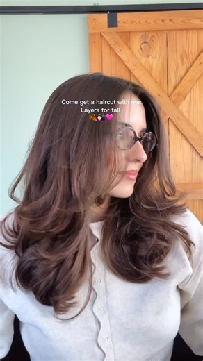 EVA on Instagram: "Layers for fall 🍂🩷 #hairinspo #haircut #hairstyle #hairtransformation #haircare #fallhair #fallhairinspo #layershaircut"