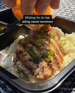 291K views · 210 reactions |  Brug koden SOYUMMY40 for at spare 40% på din første kasse + 20% på de fire næste.  Få friske, færdigtilberedte måltider leveret lige til din dør.  Udviklet af ernæringseksperter.  Vælg mellem 15 lækre måltider hver uge. ⏰ Du skal bare varme dine måltider op, så er de klar til at spise inden for få minutter. | So Yummy | Facebook