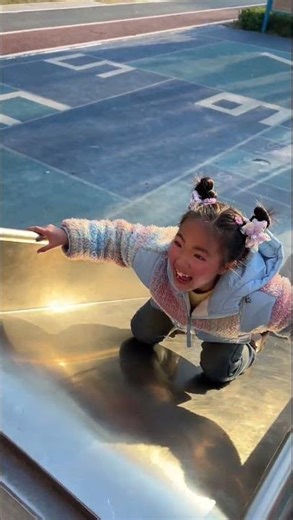 宝宝居然把姐姐推下去了！#实用好物#好物推荐 #funny