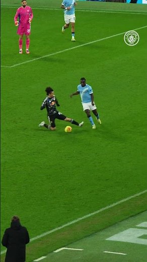 Jeremy Doku 💨 #football #running #mancity #premierleague #shorts #skills #jeremydoku #youtubeshorts