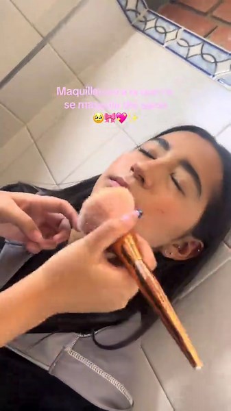 Maquillando a la que no se maquilla del salón: ¡El Resultado! 🥹🎀