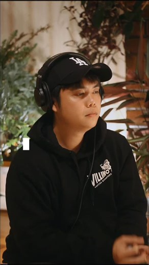 P A L E N C I A on Instagram: "From 2010 - The title track of my first EP, Adrenaline was recorded with my shitty computer mic into Audacity. The music video was hand drawn and edited by my closest friend at the time. Peak YouTube era. 10/10 would do it again. Oh how I would do it all again 🙂‍↕️ #drafts #songwriting #process"