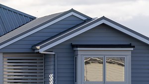 10 Exterior House Colors That Go With A Blue Roof - Hunker