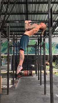 Commando vs Gironda Pull-Ups (What’s the Difference?)