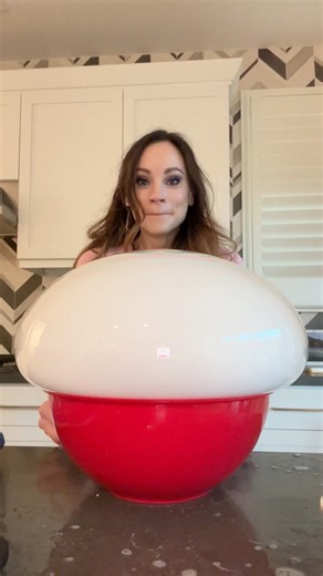 86K views · 4.5K reactions | Comment SCIENCE CLUB to pre-order my new book for more experiments like this one!  | Emily Calandrelli | Facebook