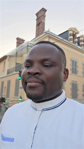 Vidéos de Padre Précieux 🇨🇵🇻🇦 (@padreprecieux) au sujet de Padre No Hay Mas Que Uno