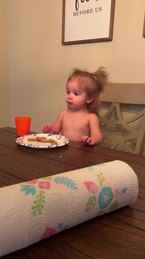 My girl loves cookies. 💗